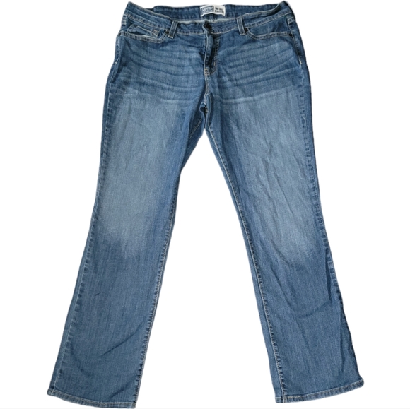 Levi's Denim - 🎊💕Host Pick🎊💕Levi Stauss & Co Signature Mid Rise Straight Jean's size 14M